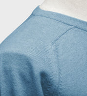 Pullover aus Lammwolle mit Sattelärmeln - Hellblau Atelier Treger