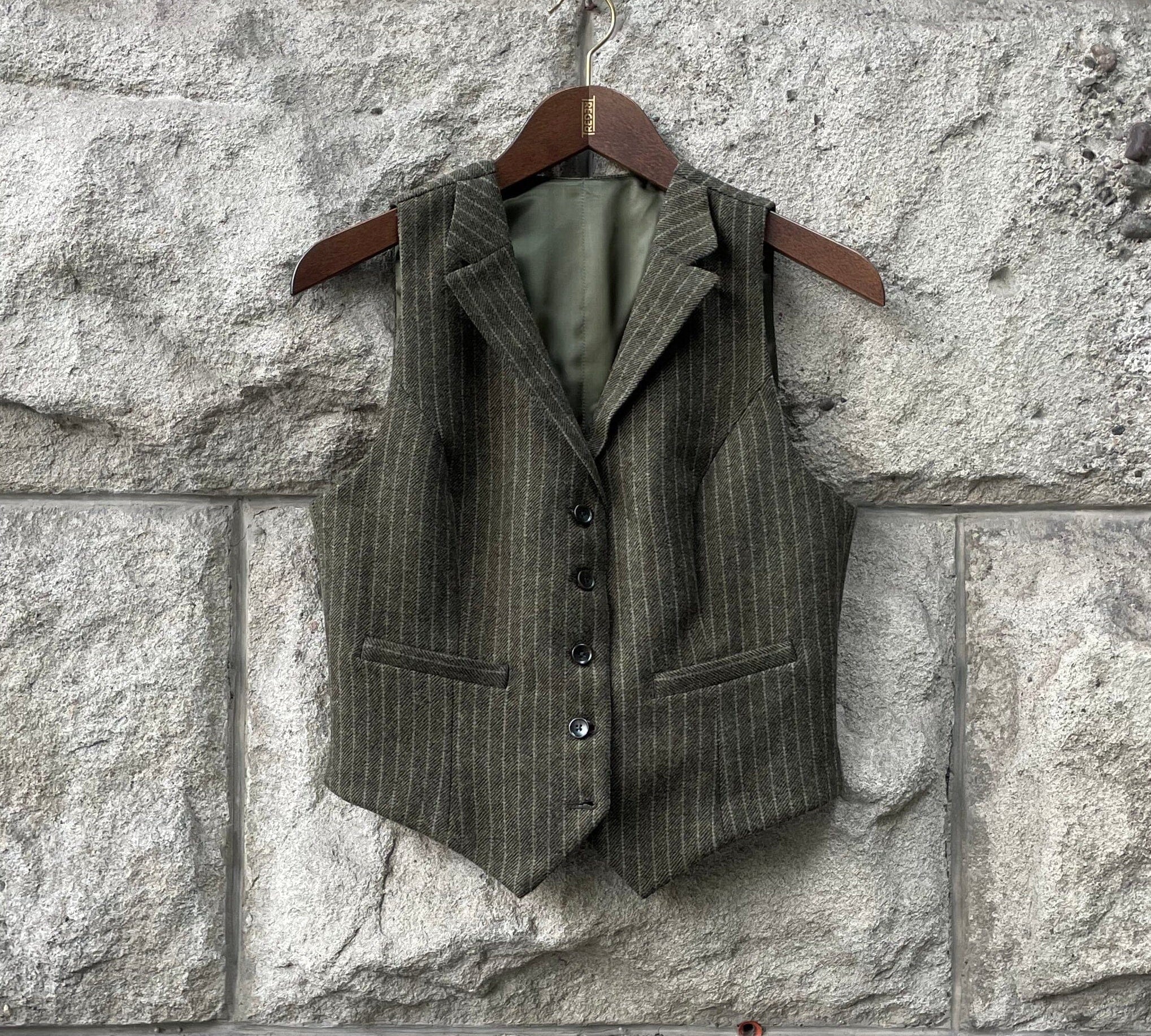 Gilet Orlando oliv Woman - Schweizer Design Gilet Atelier Treger 