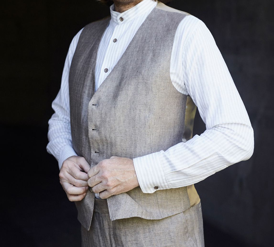 Gilet Sam Sand - Schweizer Design Gilet Atelier Treger 