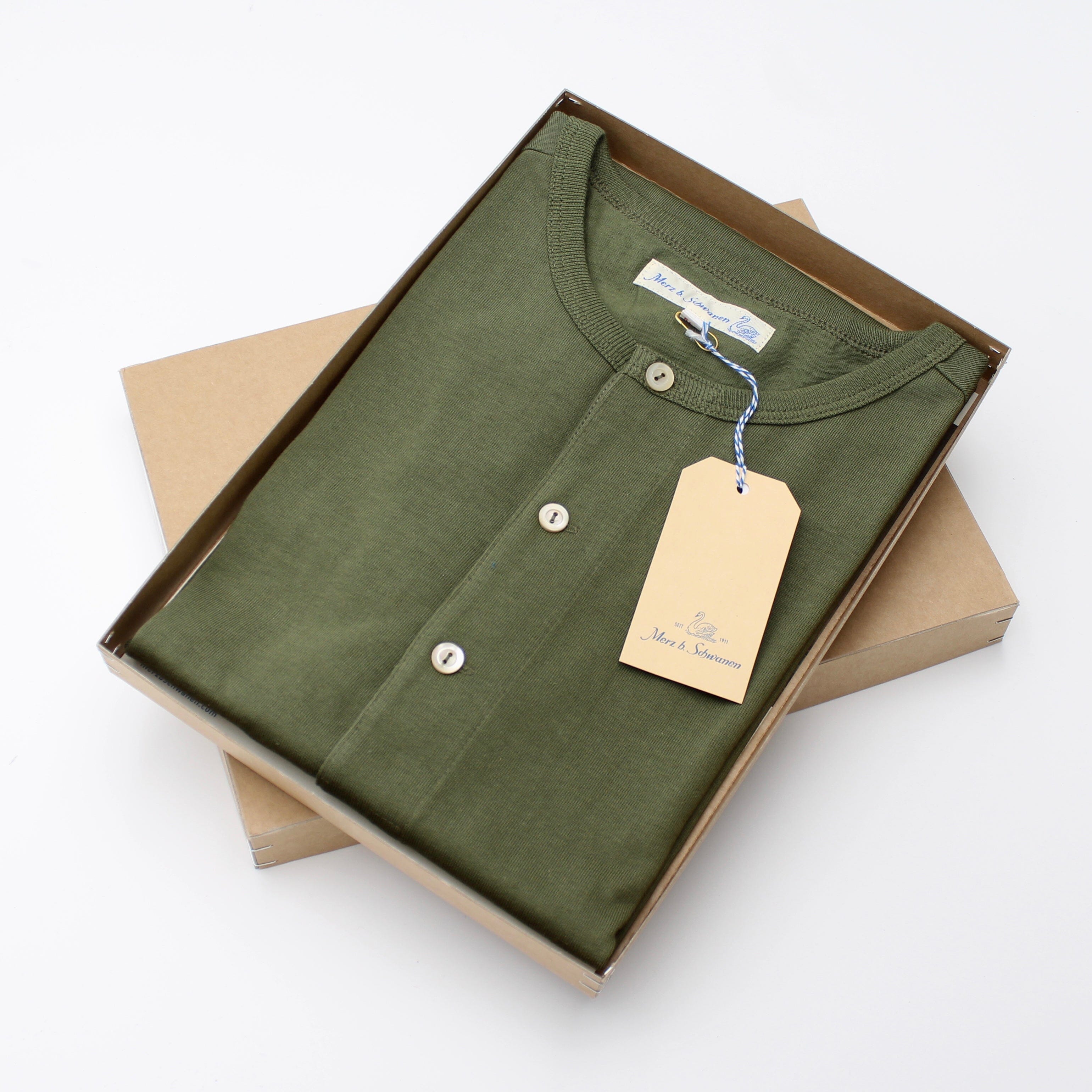 Shirt kurzarm - Farbe army Atelier Treger 